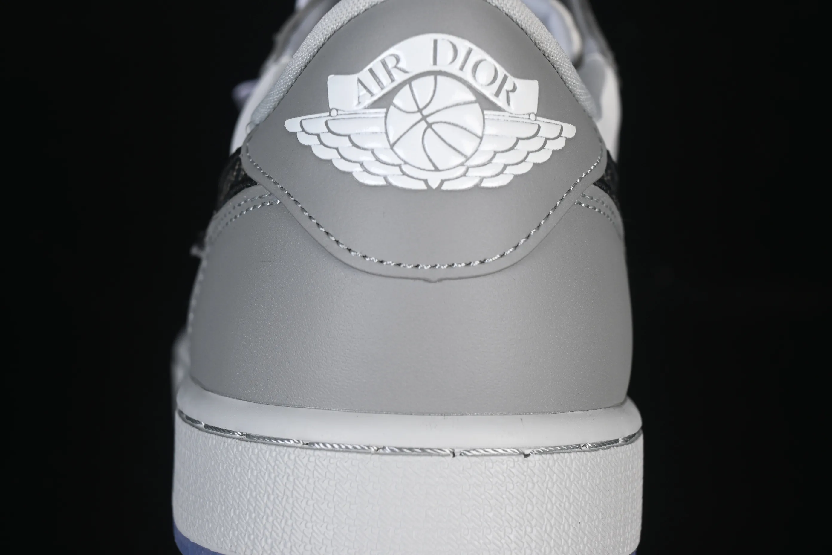 All categories Air Jordan Jordan series basketball shoes Air Jordan 1 Low Dior x Air Jordan 1 Low AJ1 Joe 1 Dior joint white gray low top CN8608-002